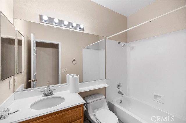 23515 Mountainside Court, Murrieta CA: https://media.crmls.org/medias/ecc8cc45-5f1f-4862-a222-f9148d8cf472.jpg