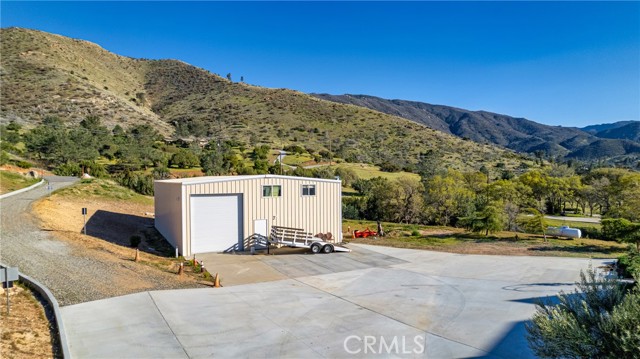 Detail Gallery Image 17 of 69 For 3565 Shadow Mountain Drive, Lake Isabella,  CA 93240 - 4 Beds | 4 Baths