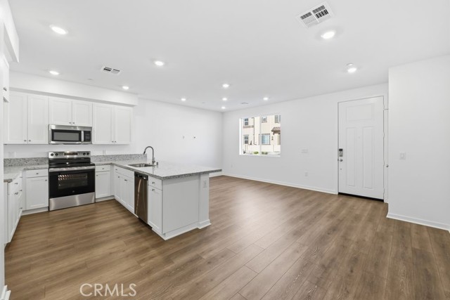 Detail Gallery Image 5 of 18 For 34623 Ciruela Ave, French Valley,  CA 92596 - 3 Beds | 2/1 Baths