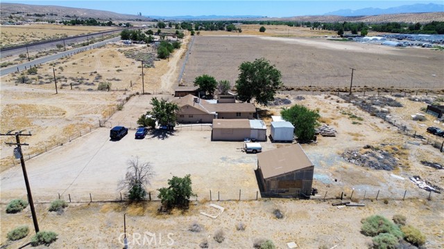 22731 Bryman Road, Oro Grande CA: https://media.crmls.org/medias/eccae099-b6cb-4565-b974-8c69b559ba1e.jpg