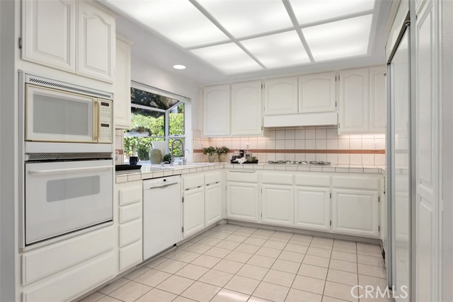 29211 Alfieri Street, Laguna Niguel CA: https://media.crmls.org/medias/eccaee93-0333-4f76-955d-07ce6ab1909a.jpg