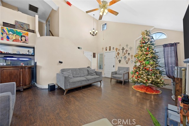 Detail Gallery Image 8 of 43 For 7605 Carson Hill Ct, Bakersfield,  CA 93313 - 4 Beds | 2/1 Baths