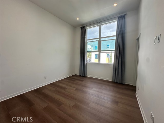 Detail Gallery Image 21 of 25 For 2328 Synergy, Irvine,  CA 92614 - 4 Beds | 3/1 Baths