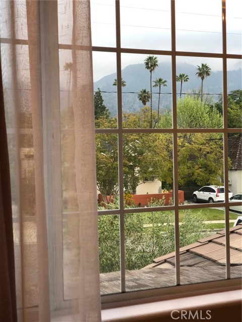 Detail Gallery Image 29 of 31 For 1958 Beverly Dr, Pasadena,  CA 91104 - 4 Beds | 4/1 Baths