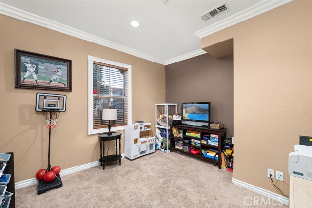 Detail Gallery Image 16 of 52 For 16422 Empire Lakes Ct, Fontana,  CA 92336 - 4 Beds | 2/1 Baths