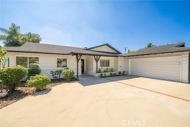 205 Hacienda N Avenue, Glendora CA: https://media.crmls.org/medias/eccc2e51-fa4c-46d5-92c2-d51880a4b750.jpg