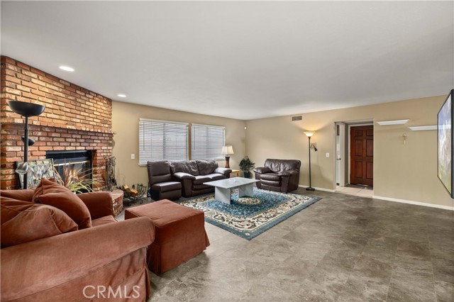 Detail Gallery Image 44 of 56 For 5704 Bulford Pl, Lancaster,  CA 93536 - 3 Beds | 2/1 Baths