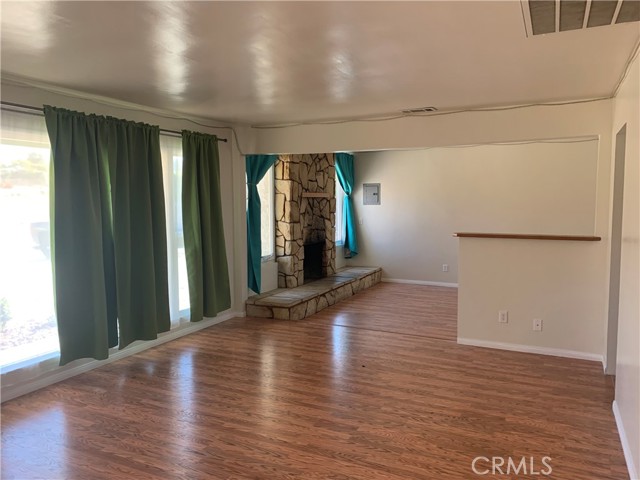 Detail Gallery Image 4 of 25 For 12558 8th St, Yucaipa,  CA 92399 - 3 Beds | 2 Baths