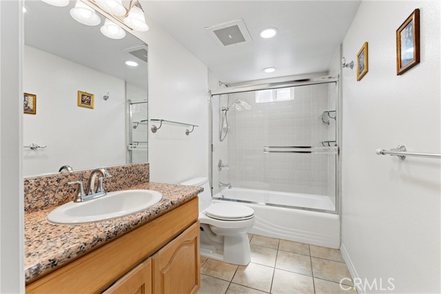 530 W Stocker Street, Glendale CA: https://media.crmls.org/medias/eccf67ac-ddb6-4a94-af29-5dafe41fd03a.jpg