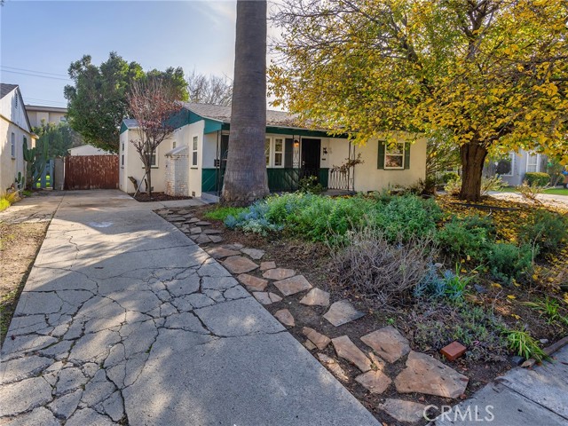 Detail Gallery Image 5 of 41 For 210 W Ash Ave, Burbank,  CA 91502 - 2 Beds | 1 Baths