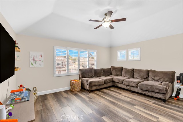 57 Hillrise, Rancho Santa Margarita CA: https://media.crmls.org/medias/eccf9f10-9bc7-4d60-921d-351d8a340de4.jpg