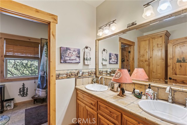 Detail Gallery Image 48 of 67 For 1454 Lovers Ln, Lake Arrowhead,  CA 92352 - 5 Beds | 3/1 Baths