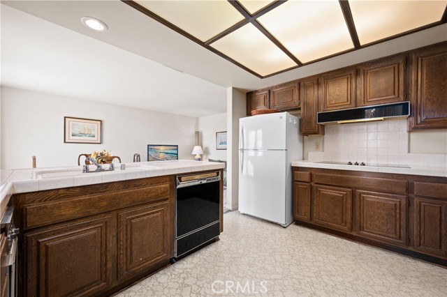 21 Beachcomber Drive, Corona del Mar CA: https://media.crmls.org/medias/ecd05cc5-4216-4bf1-9635-53850787d247.jpg