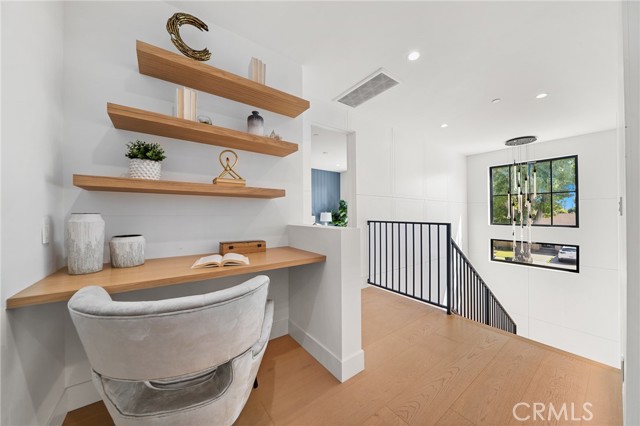 5945 Hesperia Avenue, Encino CA: https://media.crmls.org/medias/ecd0739c-ed8d-4d1a-bd9d-83988a882b03.jpg