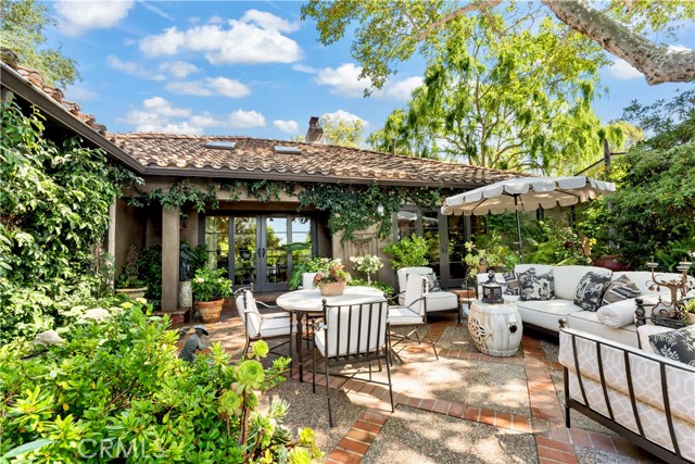302 W Carter Avenue, Sierra Madre CA: https://media.crmls.org/medias/ecd0c7b9-2957-4183-812a-c11195f651de.jpg