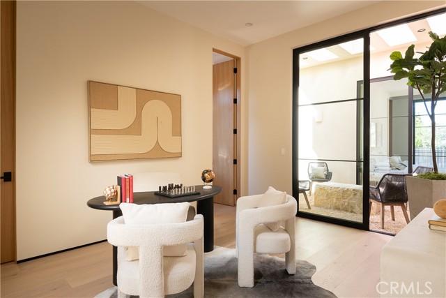 Detail Gallery Image 34 of 36 For 23340 Collins, Woodland Hills,  CA 91367 - 4 Beds | 4/1 Baths