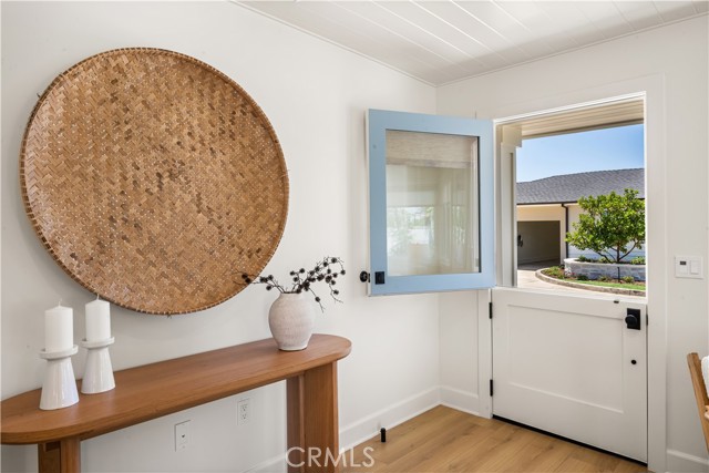 2134 Orange Avenue, Costa Mesa CA: https://media.crmls.org/medias/ecd17f75-633f-42bd-9e99-b2b229e98a69.jpg