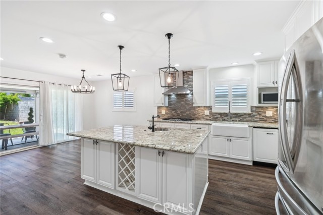 Detail Gallery Image 4 of 18 For 1762 Bern Dr, Corona,  CA 92882 - 4 Beds | 2 Baths