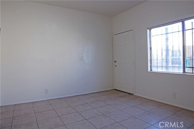 Detail Gallery Image 3 of 9 For 154 1/2 E 82nd St, Los Angeles,  CA 90003 - 1 Beds | 1 Baths