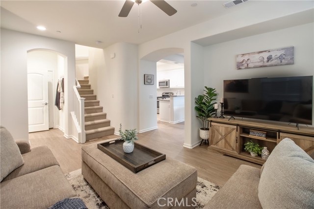 Detail Gallery Image 6 of 51 For 41985 Emelia St #301,  Murrieta,  CA 92562 - 3 Beds | 2/1 Baths