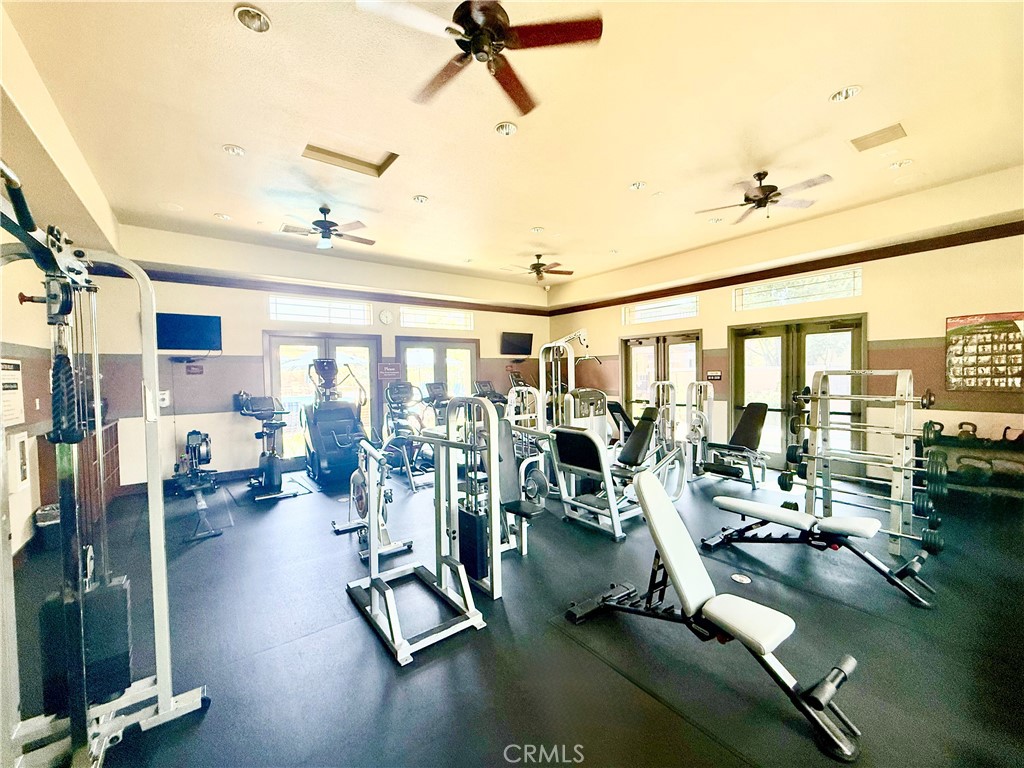 https://media.crmls.org/medias/ecd20ae1-84b2-4f83-8767-449ea3bd6a67.jpg?preset=X-Large