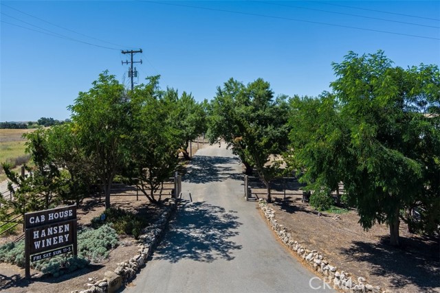 Detail Gallery Image 2 of 61 For 5575 El Pomar Dr, Templeton,  CA 93465 - 3 Beds | 3 Baths