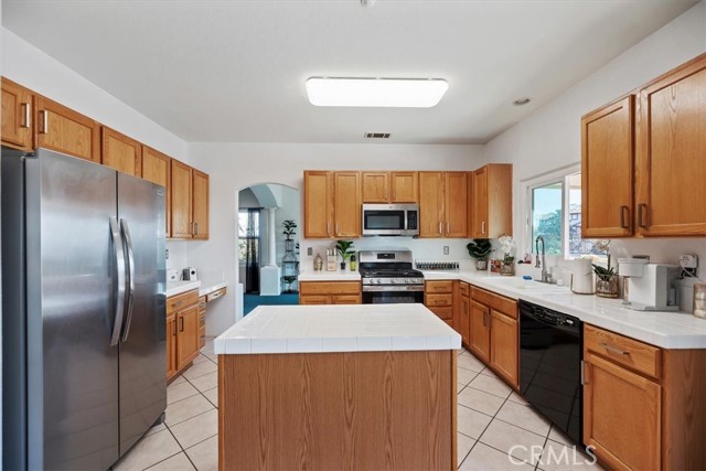 Detail Gallery Image 20 of 69 For 4903 Edmonton, Fontana,  CA 92336 - 4 Beds | 2/1 Baths