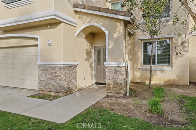 Detail Gallery Image 3 of 46 For 8220 Chamberlain, Reseda,  CA 91335 - 4 Beds | 3 Baths