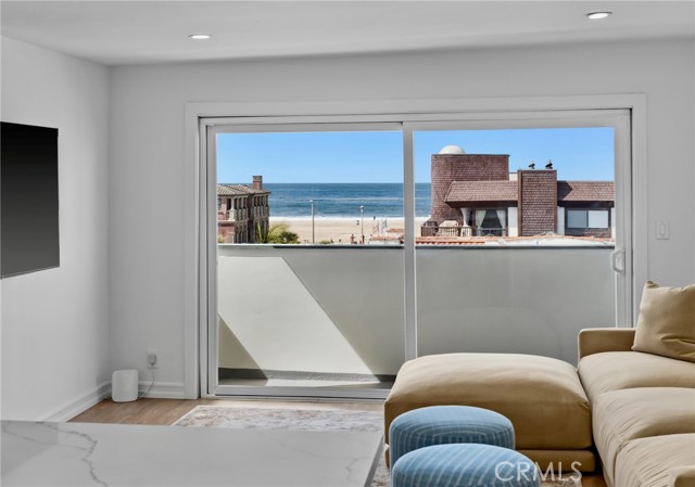 404 Hermosa Avenue, Hermosa Beach CA: https://media.crmls.org/medias/ecd2f60e-c13a-4cfb-805d-e0919a682243.jpg