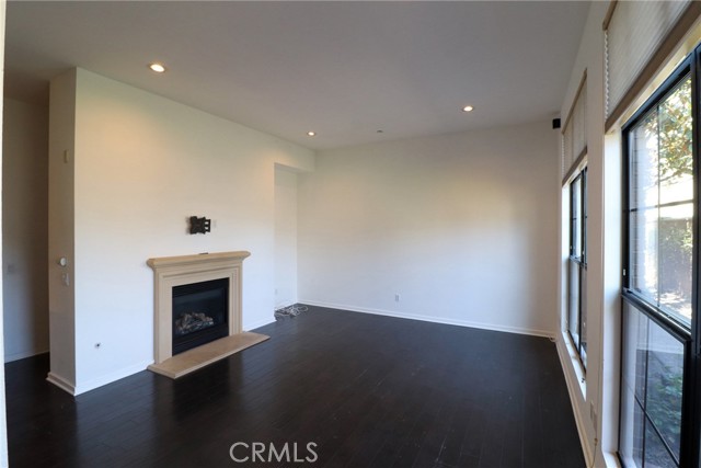 Detail Gallery Image 7 of 44 For 561 W Maple Ave, Orange,  CA 92868 - 3 Beds | 2/1 Baths