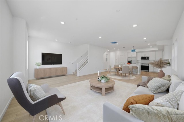 Detail Gallery Image 5 of 34 For 2520 Iconic St, South El Monte,  CA 91733 - 4 Beds | 3/1 Baths