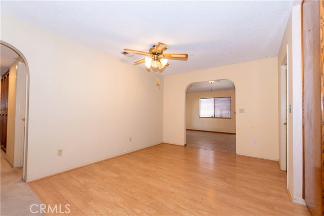 Detail Gallery Image 8 of 45 For 11043 Rome Beauty Dr, California City,  CA 93505 - 3 Beds | 2 Baths