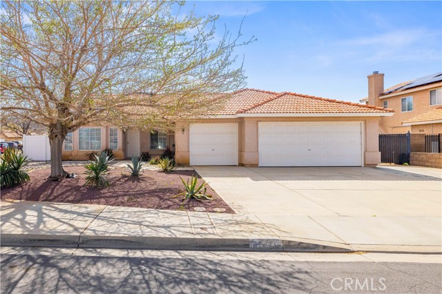Detail Gallery Image 1 of 33 For 38905 Kensington Way, Palmdale,  CA 93551 - 4 Beds | 2 Baths