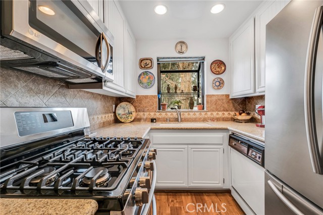 Detail Gallery Image 10 of 32 For 28010 Tiffany Ln #309,  Canyon Country,  CA 91387 - 2 Beds | 2 Baths