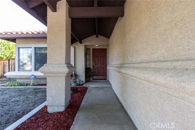 Detail Gallery Image 3 of 45 For 1922 Alta St, Redlands,  CA 92374 - 3 Beds | 2/1 Baths