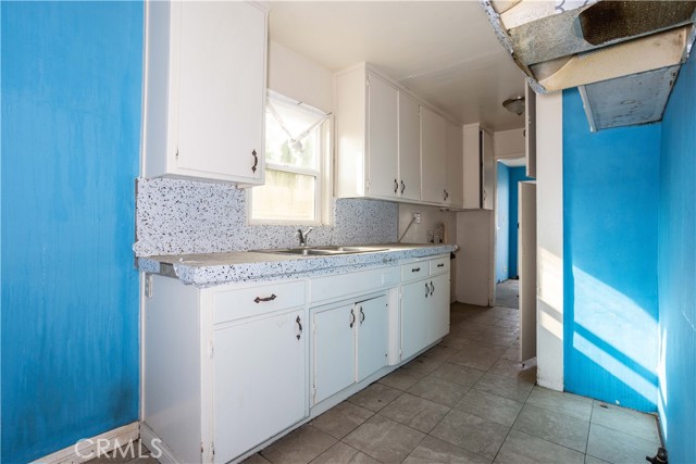 Detail Gallery Image 7 of 19 For 809 Caylor St, Bakersfield,  CA 93304 - 2 Beds | 1 Baths