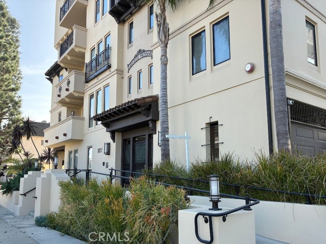 1817 Prosser Avenue, Los Angeles CA: https://media.crmls.org/medias/ecd556b5-7130-4e20-a002-fc8278208211.jpg