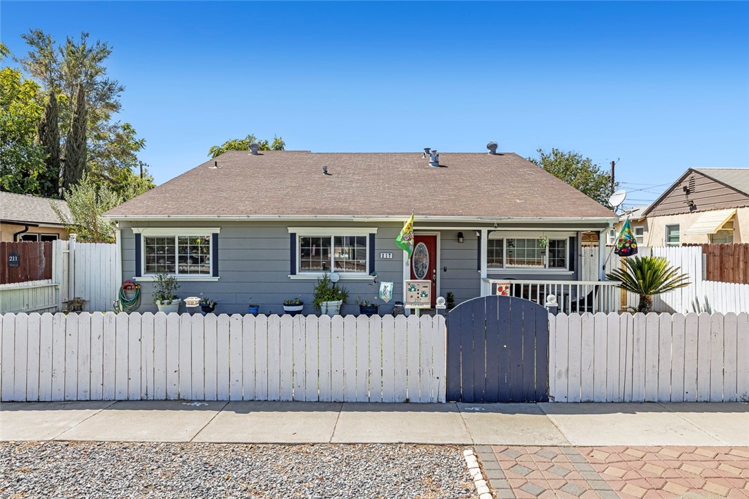 Detail Gallery Image 1 of 49 For 217 Grant St, Coalinga,  CA 93210 - 4 Beds | 2 Baths