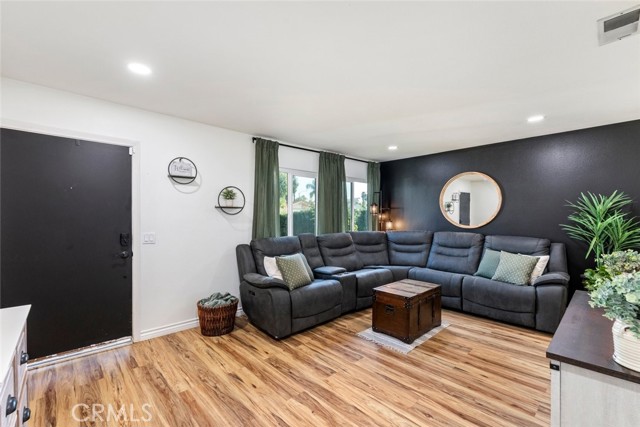 Detail Gallery Image 9 of 32 For 2922 Myers, Riverside,  CA 92503 - 4 Beds | 2 Baths