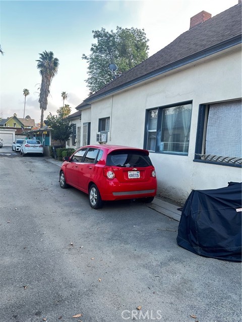 Image 4 of 6 For 3848 Locust  