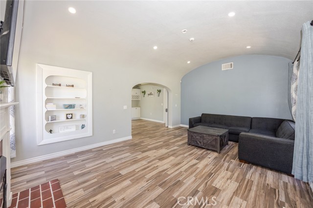 Detail Gallery Image 5 of 30 For 3708 Jurupa Ave, Riverside,  CA 92506 - 3 Beds | 1 Baths