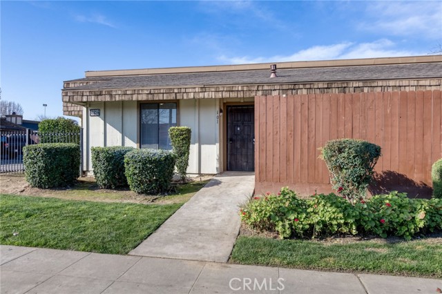 Detail Gallery Image 3 of 20 For 1221 N Peach Ave #101,  Fresno,  CA 93727 - 2 Beds | 1 Baths