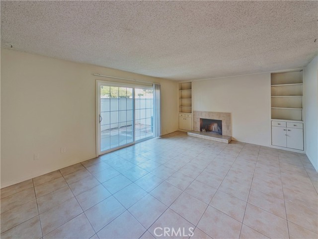 Detail Gallery Image 5 of 16 For 14731 Del Amo Ave #C,  Tustin,  CA 92780 - 3 Beds | 1/1 Baths