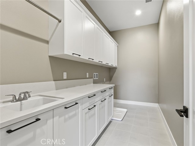 Detail Gallery Image 39 of 41 For 11913 Red Hawk Ln, Porter Ranch,  CA 91326 - 5 Beds | 5/1 Baths