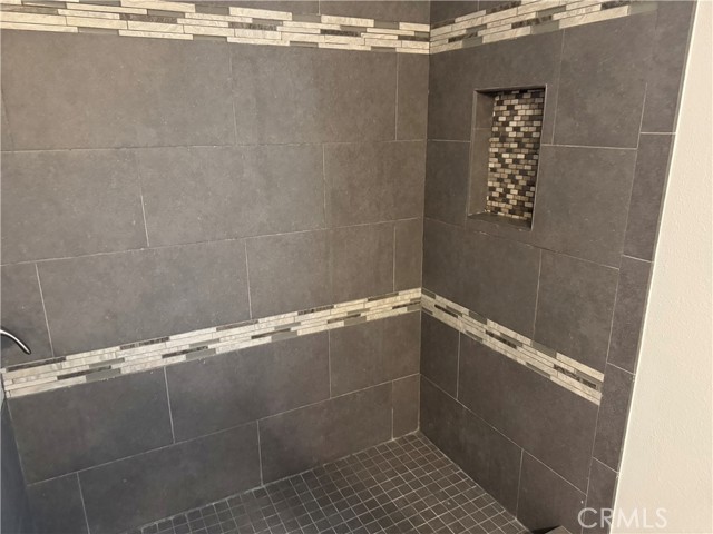 Detail Gallery Image 13 of 23 For 18 Woodsorrel, Irvine,  CA 92604 - 4 Beds | 3 Baths