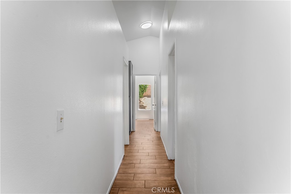 https://media.crmls.org/medias/ecd97af0-e669-487b-8ca3-d8c82911cac7.jpg?preset=X-Large