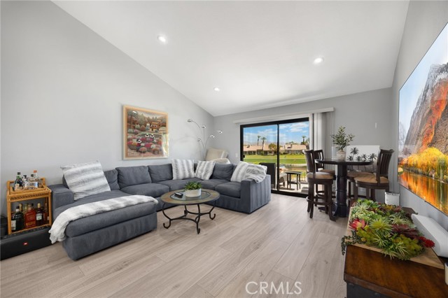 Detail Gallery Image 14 of 27 For 41790 Resorter Bld, Palm Desert,  CA 92211 - 2 Beds | 2 Baths