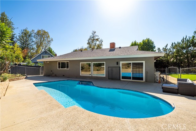 4240 Kingfisher Road, Calabasas CA: https://media.crmls.org/medias/ecdbdddb-7ae0-4c98-9a11-8e68de0ac186.jpg