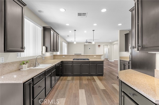 Detail Gallery Image 12 of 44 For 6758 N Shannon Ln, San Bernardino,  CA 92407 - 4 Beds | 3/1 Baths
