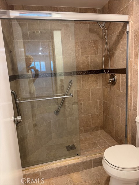 Detail Gallery Image 11 of 27 For 6702 Hillpark Dr #308,  Los Angeles,  CA 90068 - 2 Beds | 2 Baths